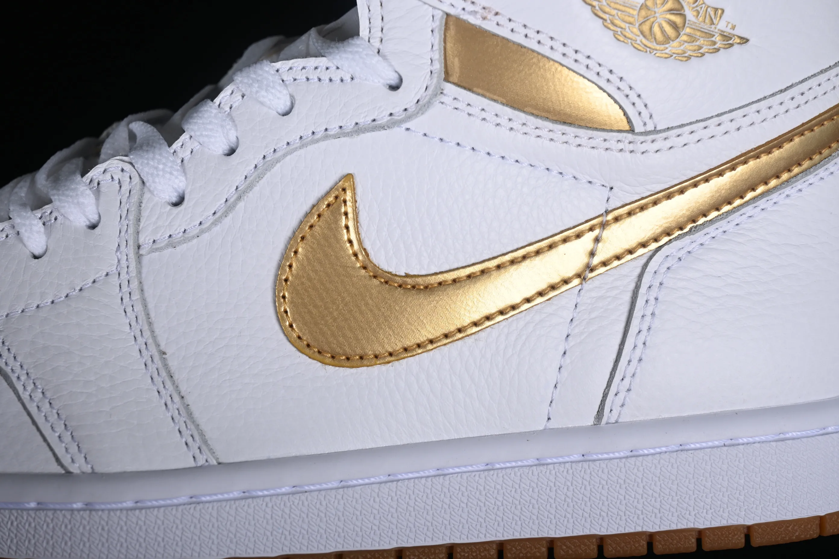All categories Air Jordan Jordan series basketball shoes Air Jordan 1 High Air Jordan 1 High OG "Metallic Gold" AJ1 Joe 1 luxury platinum high-top basketball shoes FD2596-107